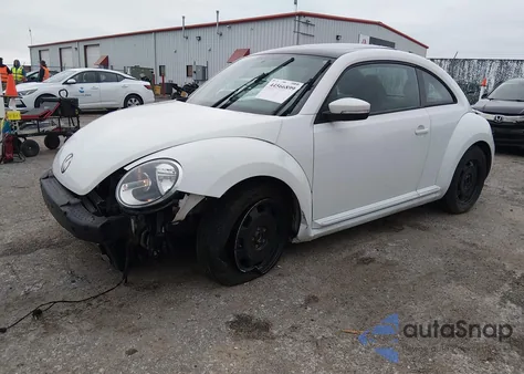 2015 Volkswagen Beetle 1.8T из США, поврежденный, VIN 3VWJ17AT2FM603473